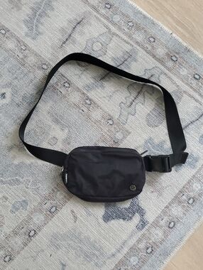 Lululemon Black Everywhere Belt Bag Fanny Pack Crossbody Purse